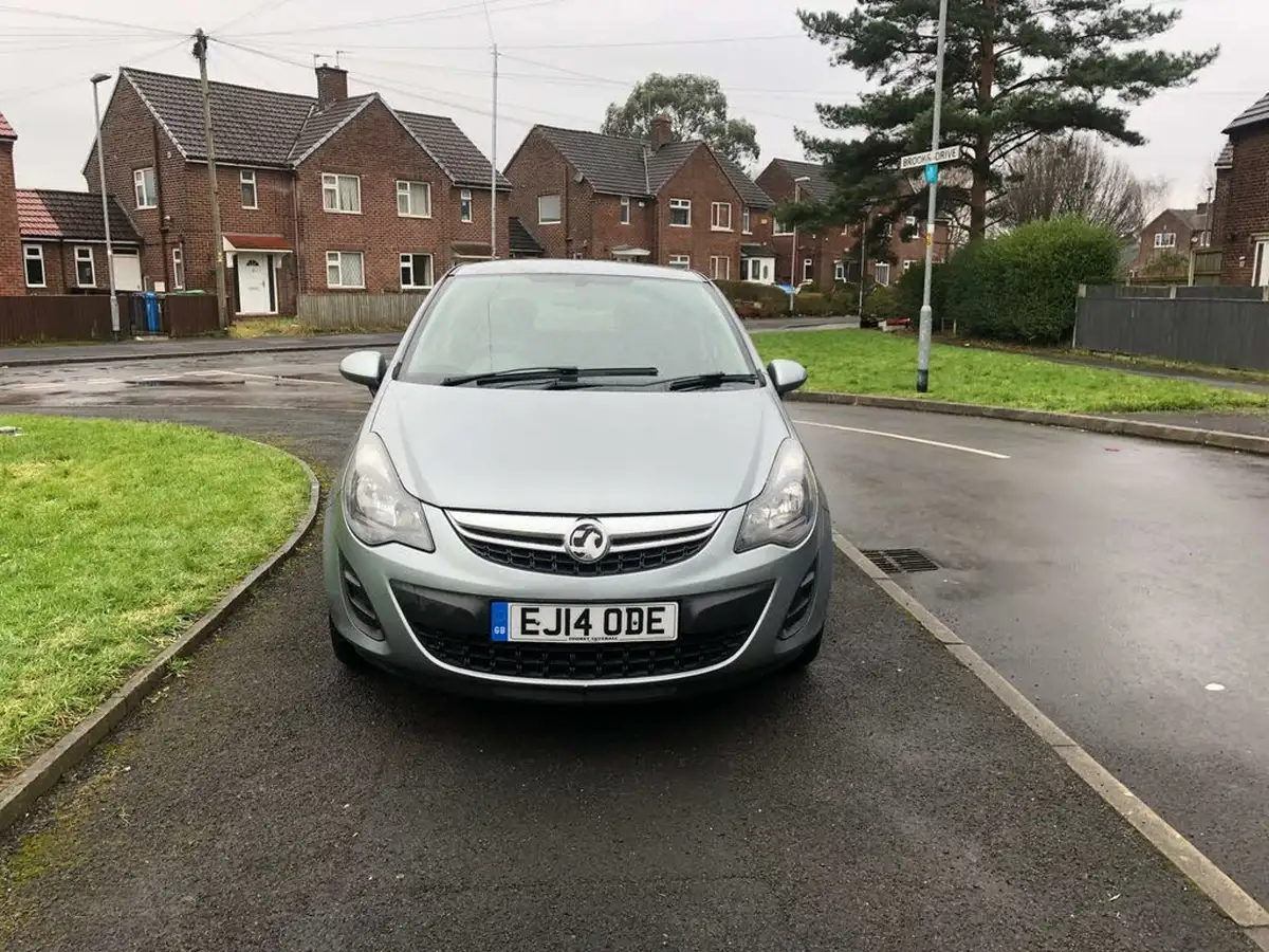 2014-vauxhall-corsa-12-design-16v-85ps-3d-big-1