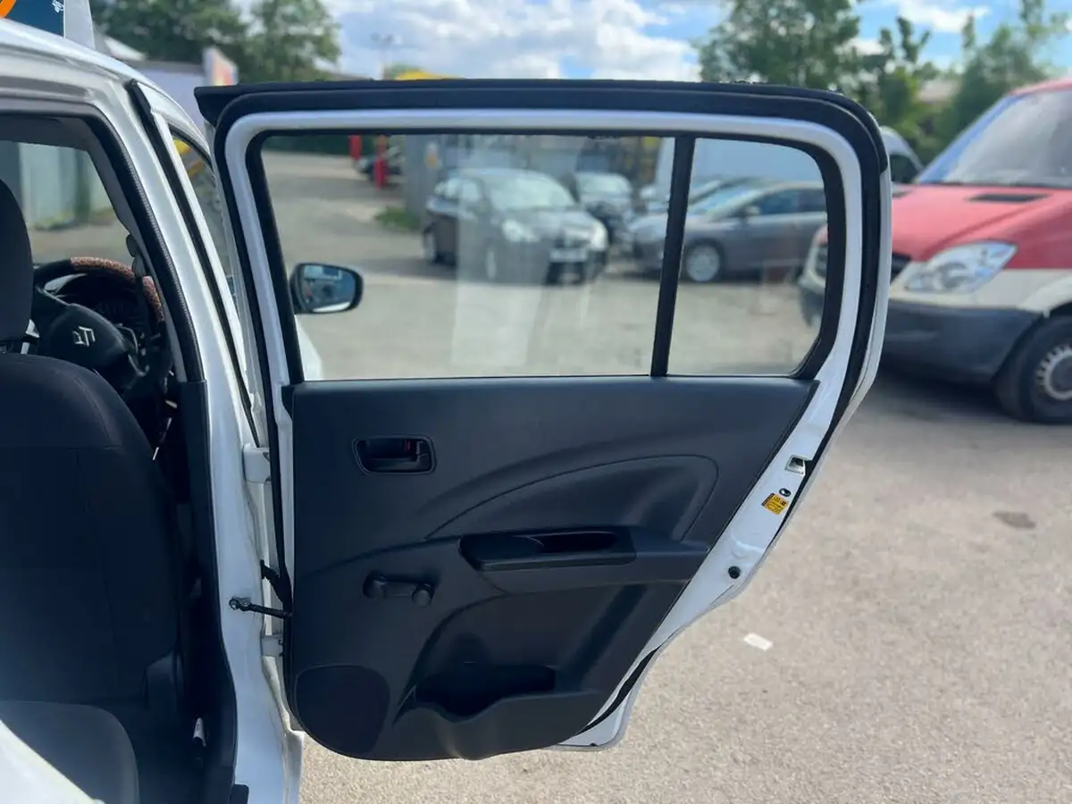 2015-suzuki-celerio-10-sz2-big-15