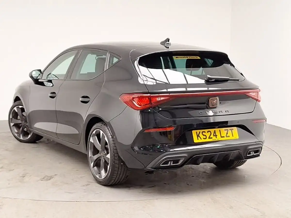 2024-cupra-leon-nf-15-etsi-v1-hatchback-big-1