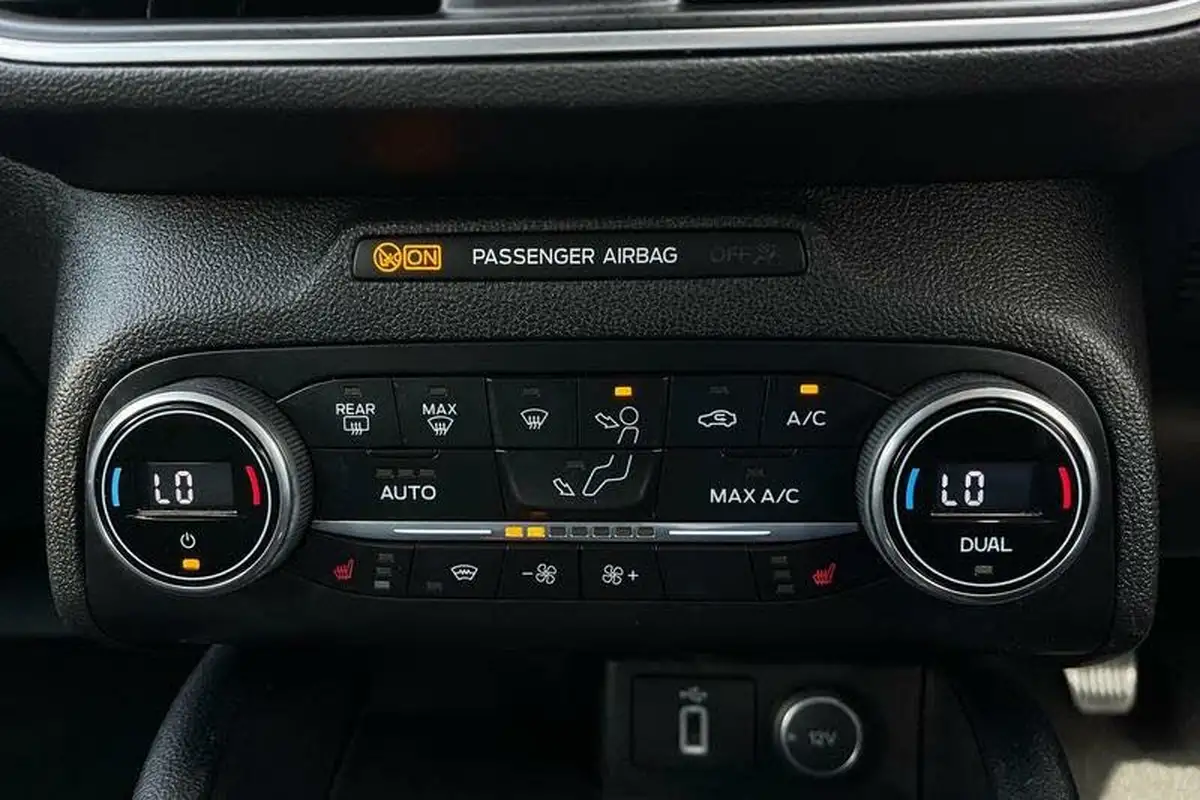 2018-ford-focus-big-29