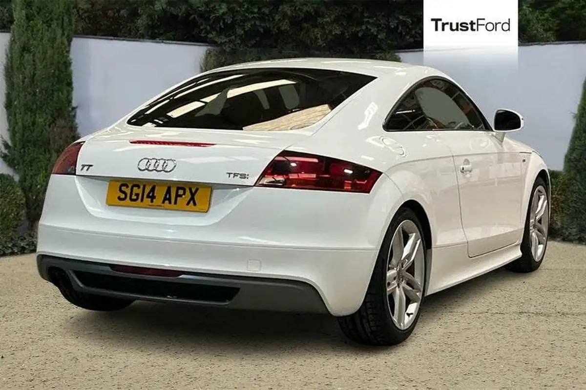 2014-audi-tt-coupe-18-tfsi-s-line-big-3