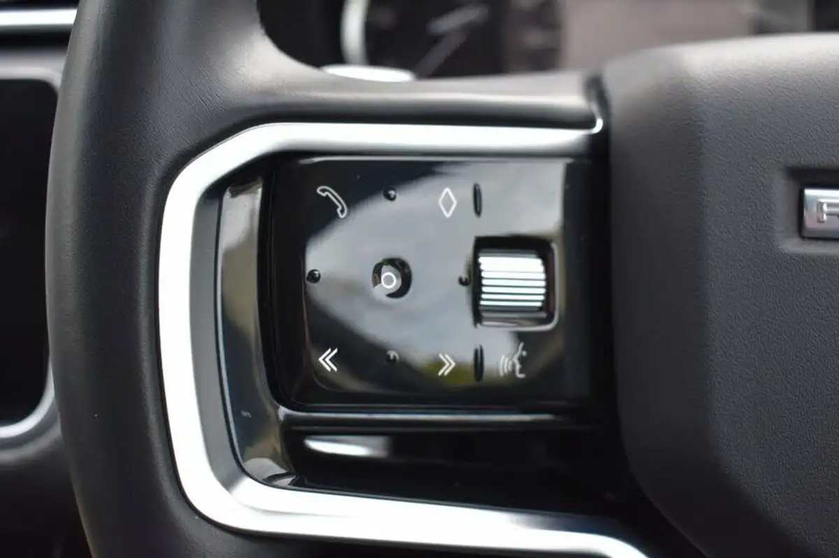 2021-land-rover-range-rover-velar-20-d200-s-big-15