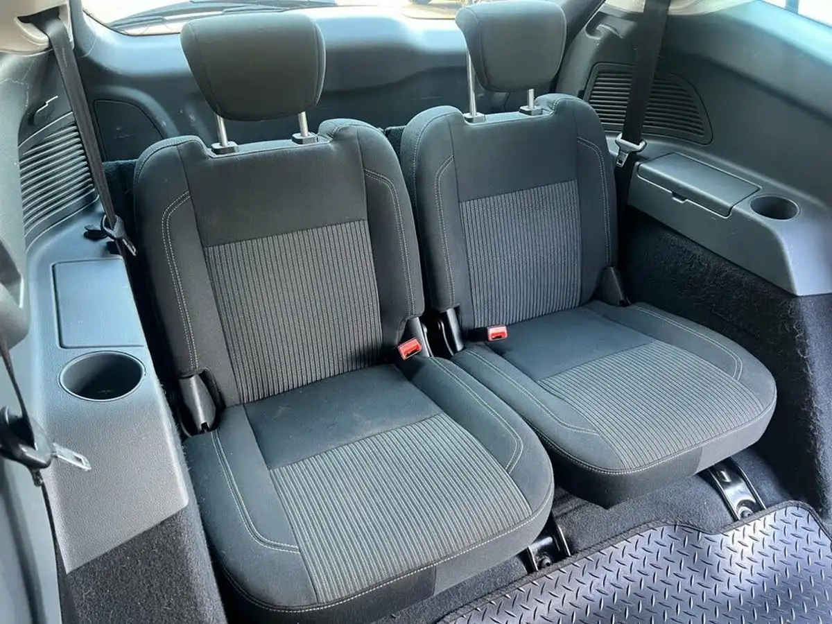 2015-ford-grand-c-max-big-31