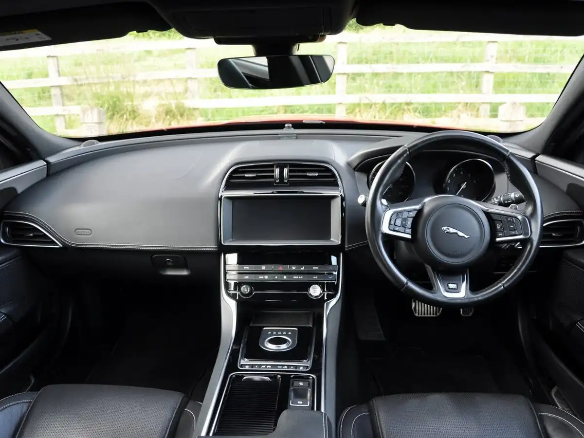 2018-jaguar-xe-20i-r-sport-200ps-1997cc-big-78