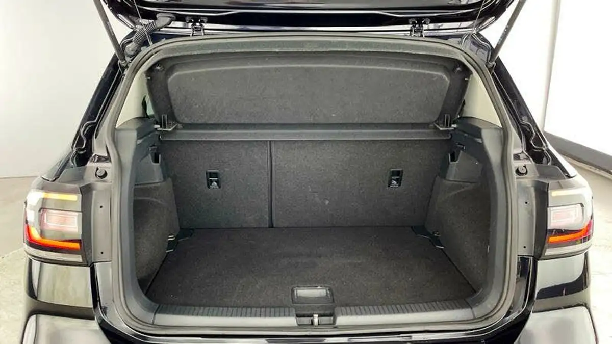2021-volkswagen-t-cross-10-tsi-active-95ps-big-30