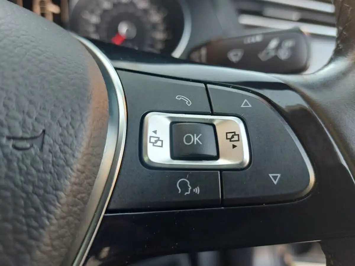2015-volkswagen-passat-16tdi-bmtss-saloon-4d-big-24