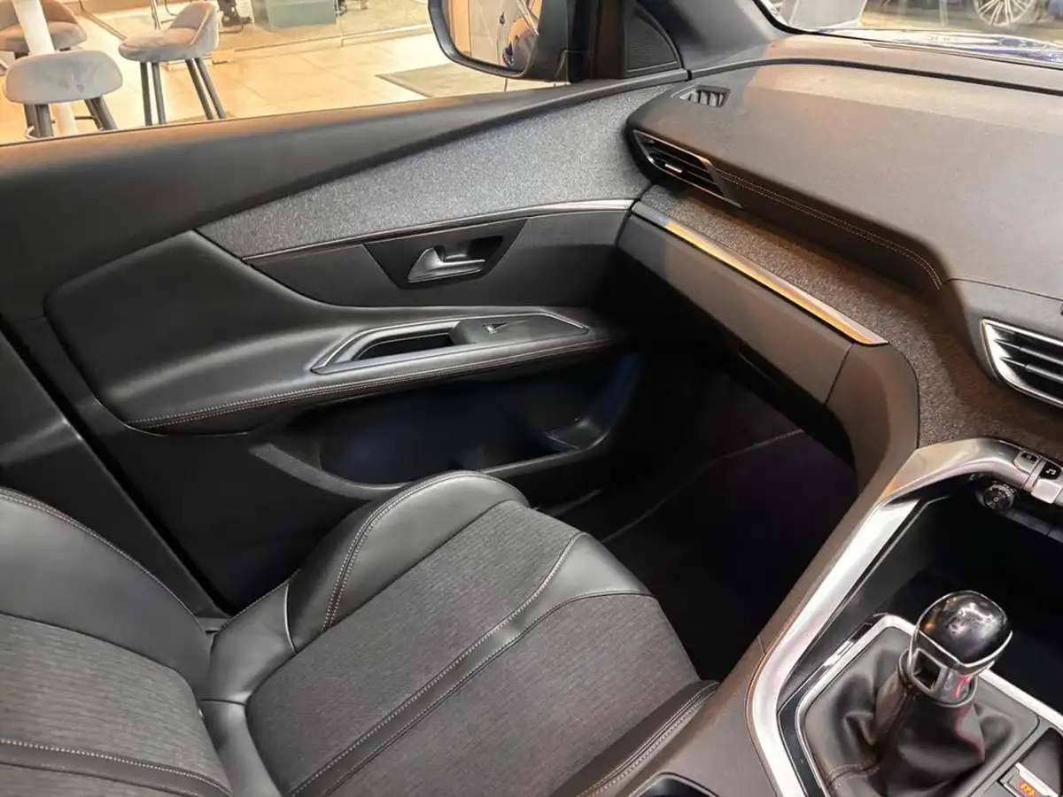 2018-peugeot-3008-suv-12-puretech-gt-line-big-39