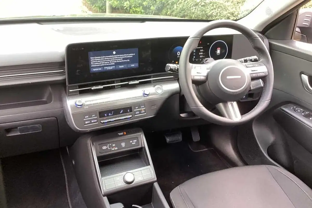 2025-hyundai-kona-16-t-gdi-advance-dct-big-11
