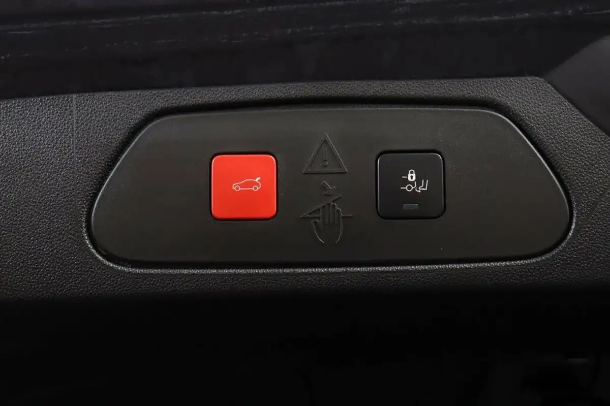 2024-vauxhall-grandland-12-ultimate-130ps-auto-big-19