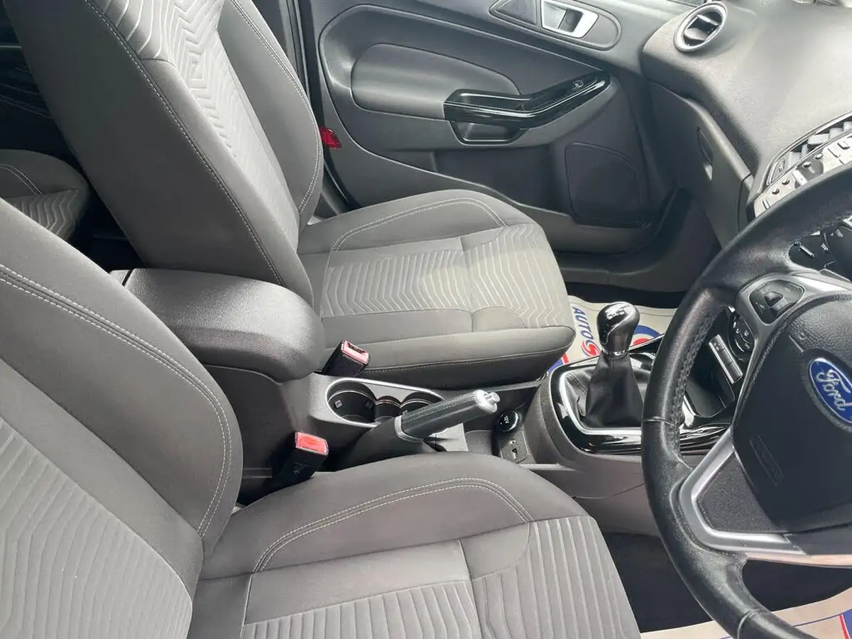2015-ford-fiesta-10-titanium-100ps-e6-ecoboost-ss-5d-big-16