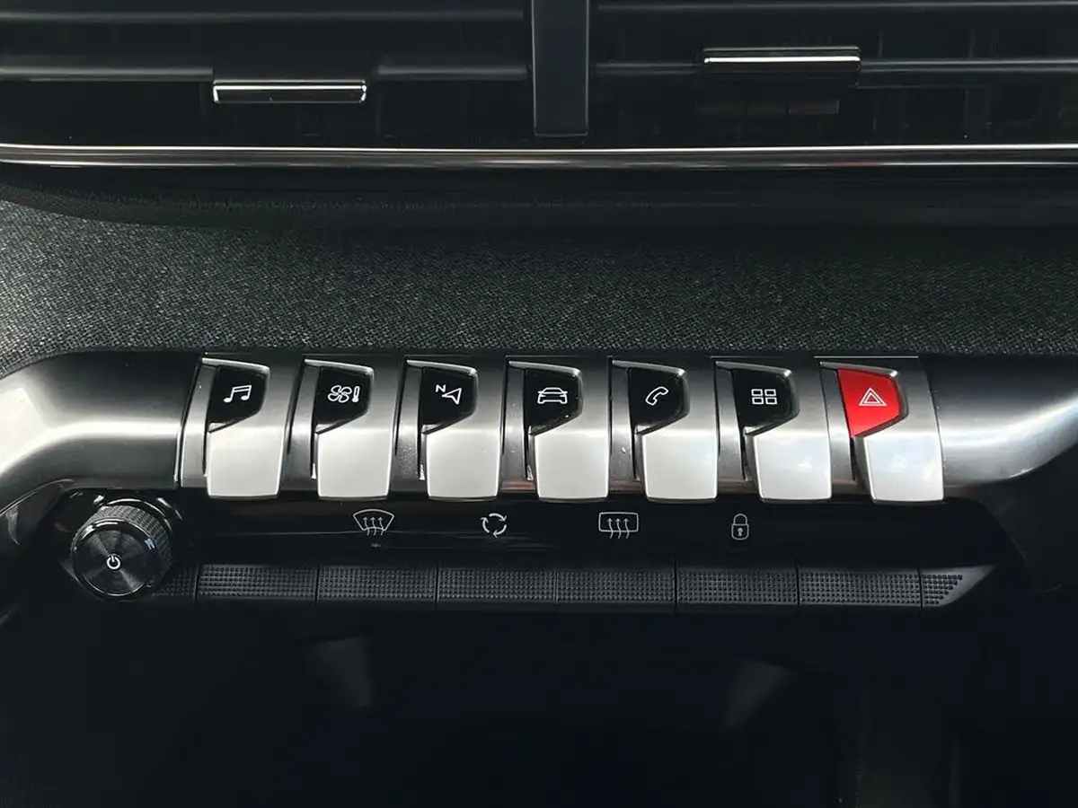 2023-peugeot-3008-suv-12-puretech-allure-premium-eat8-big-23