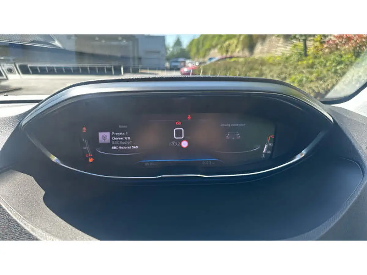 2021-peugeot-3008-suv-12-puretech-allure-big-22