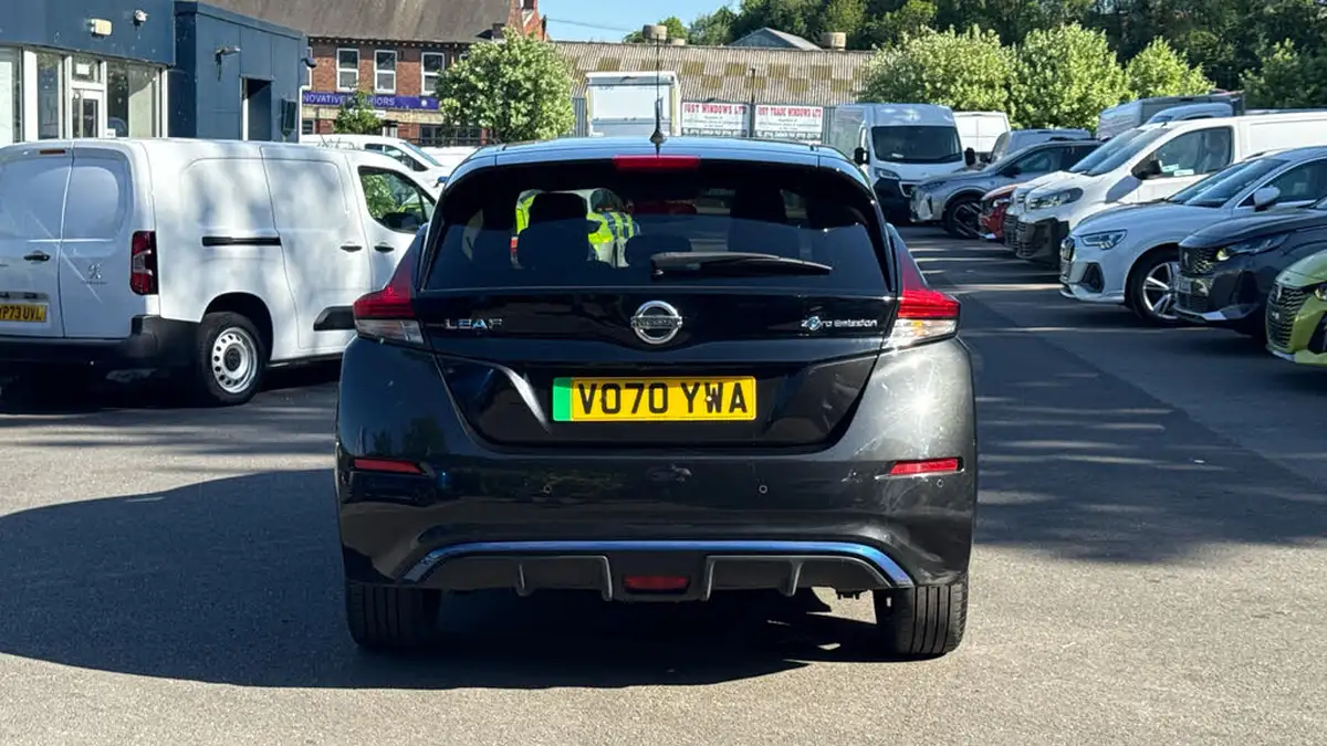 2020-nissan-leaf-e-tekna-big-8