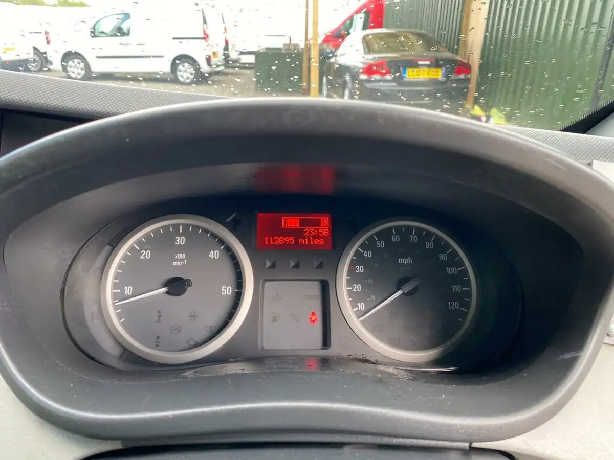 2014-vauxhall-vivaro-20td-2900-swb-115ps-panel-van-big-14