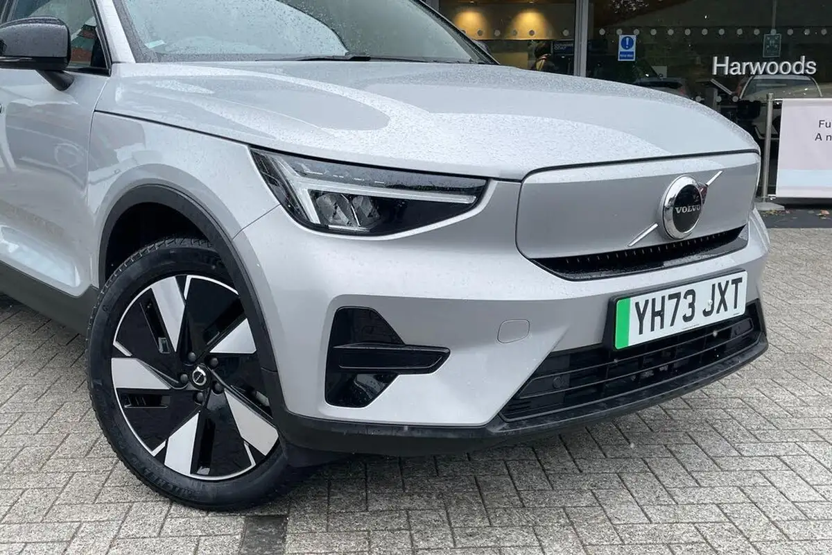 2023-volvo-xc40-e-twin-recharge-core-big-5