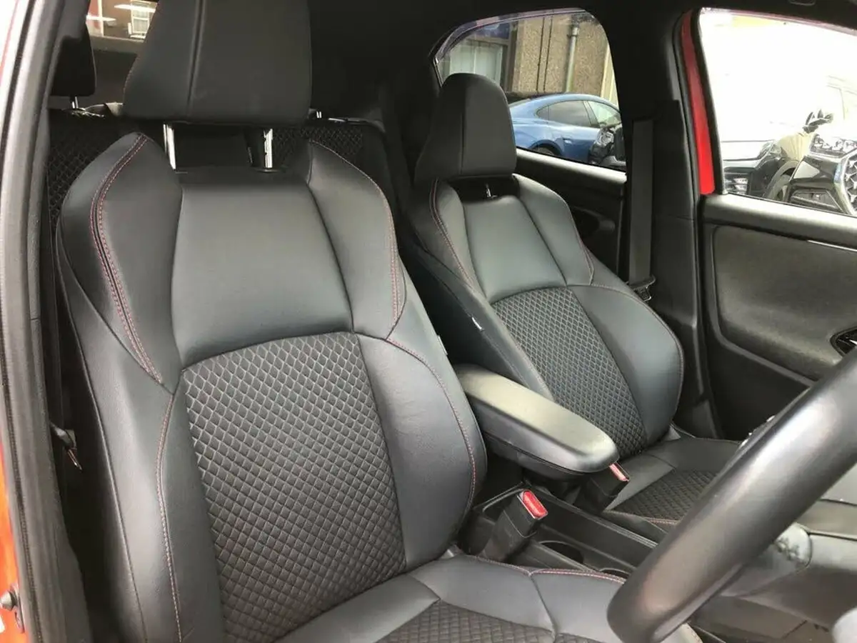 2021-toyota-yaris-15-vvt-i-launch-edition-big-18