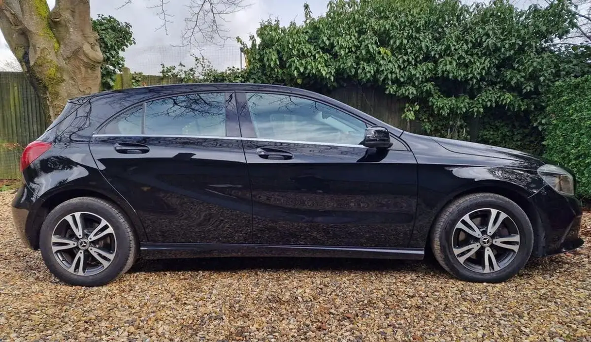 2018-mercedes-benz-a-class-16-a180-se-ss-7g-dct-big-11