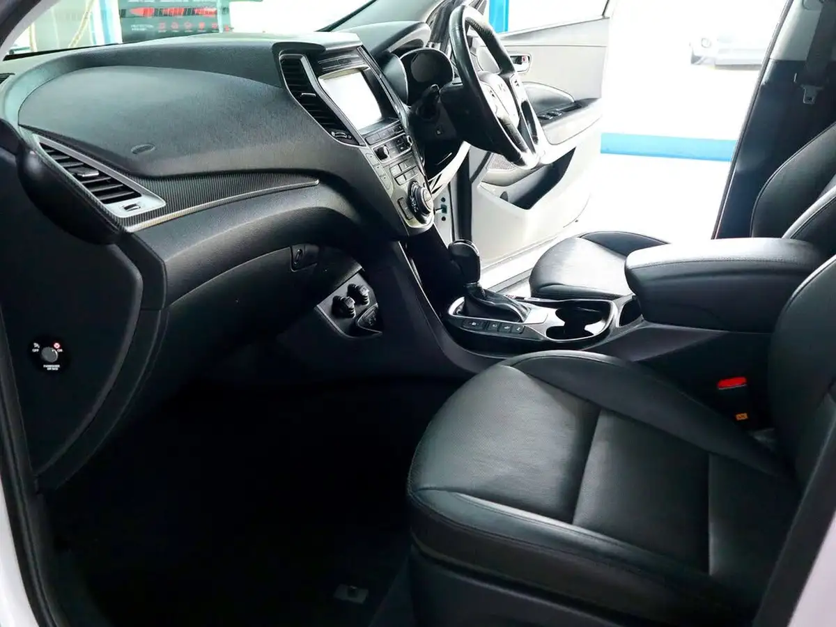 2017-hyundai-santa-fe-22-crdi-endurance-edition-big-3