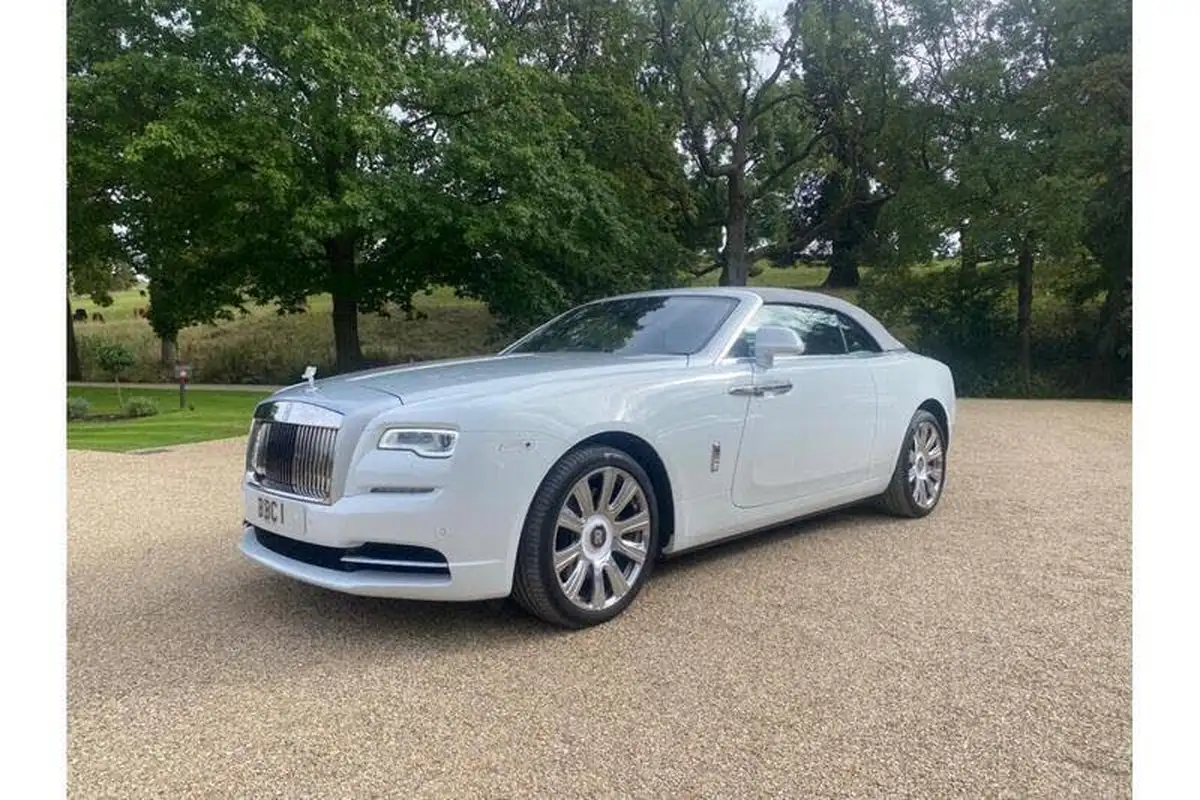 2016-rolls-royce-dawn-66-big-0