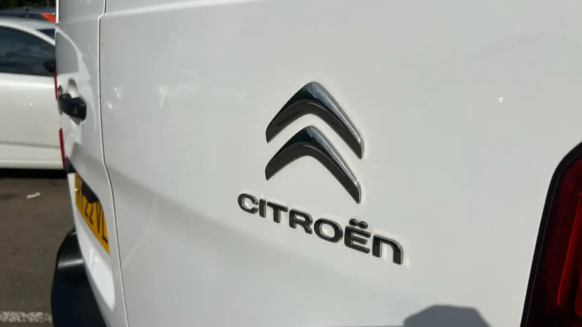 2022-citroen-dispatch-15bluehdi-enterprise-pro-m-1000-big-25