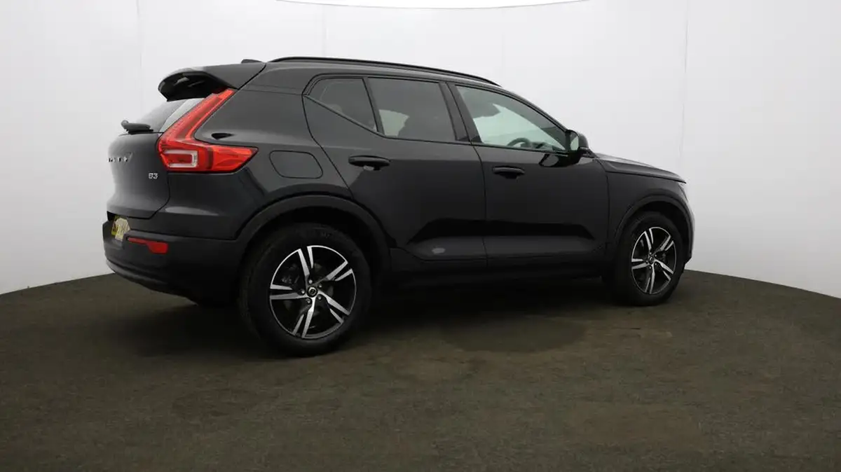 2023-volvo-xc40-20-b3-plus-big-57