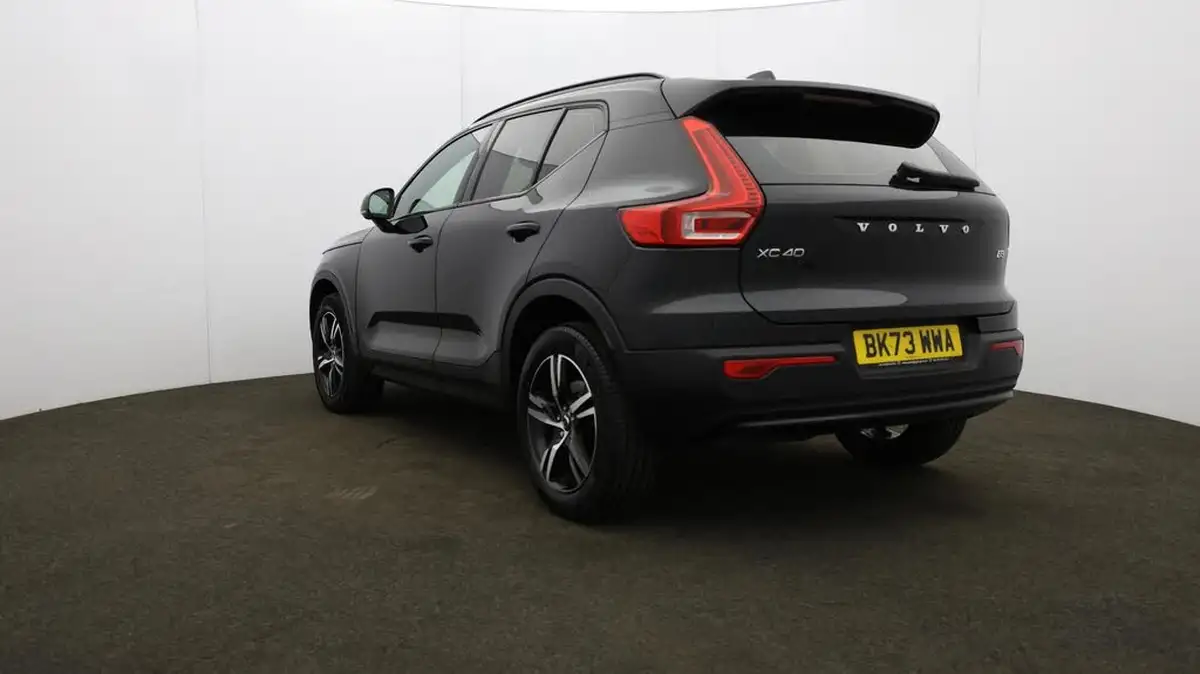 2023-volvo-xc40-20-b3-plus-big-33