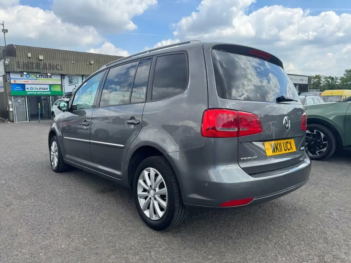 2011-volkswagen-touran-20td-sport-140ps-7st-big-17