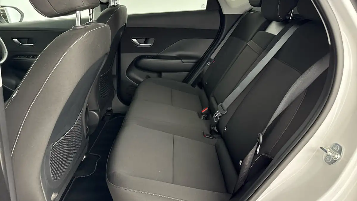 2024-hyundai-kona-e-advance-156ps-48kwh-big-13