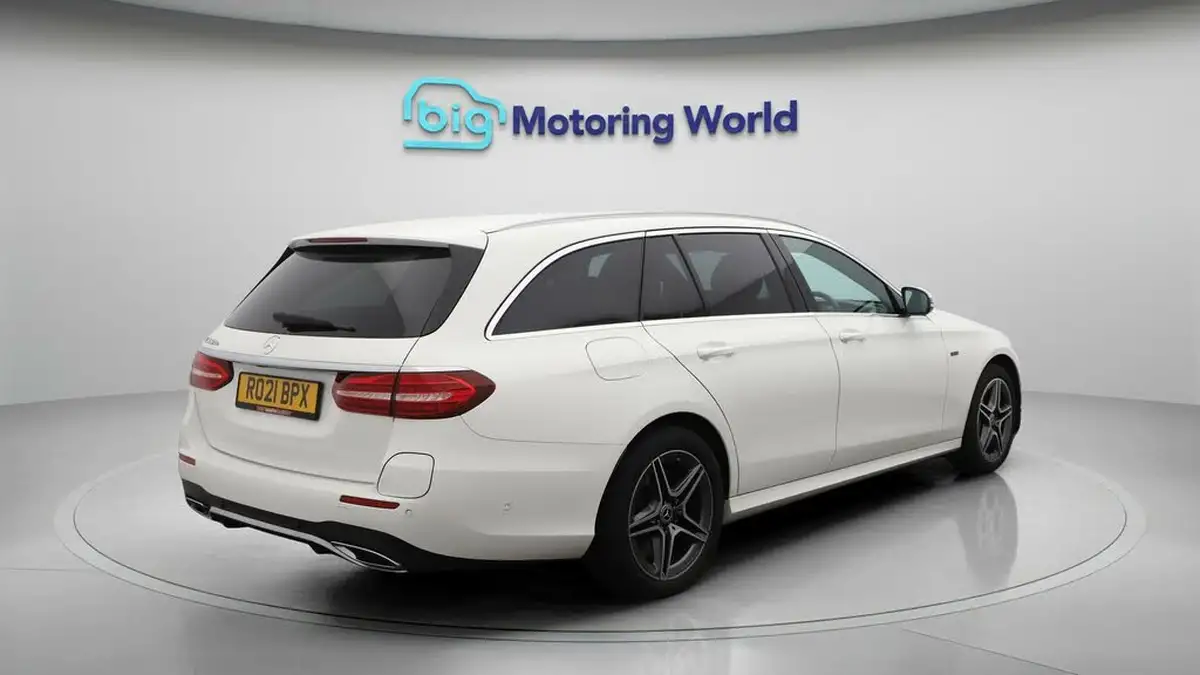 2021-mercedes-benz-e-class-20d-e300de-amg-line-edition-estate-5d-big-7