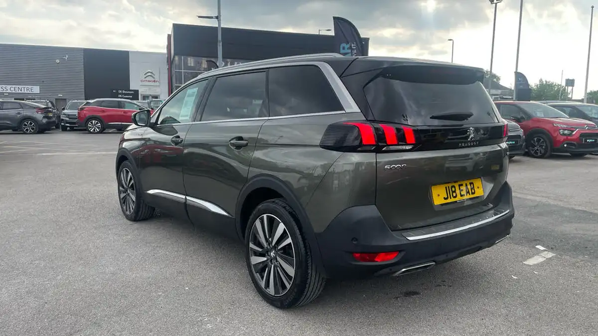2018-peugeot-5008-suv-12-puretech-gt-line-premium-big-4