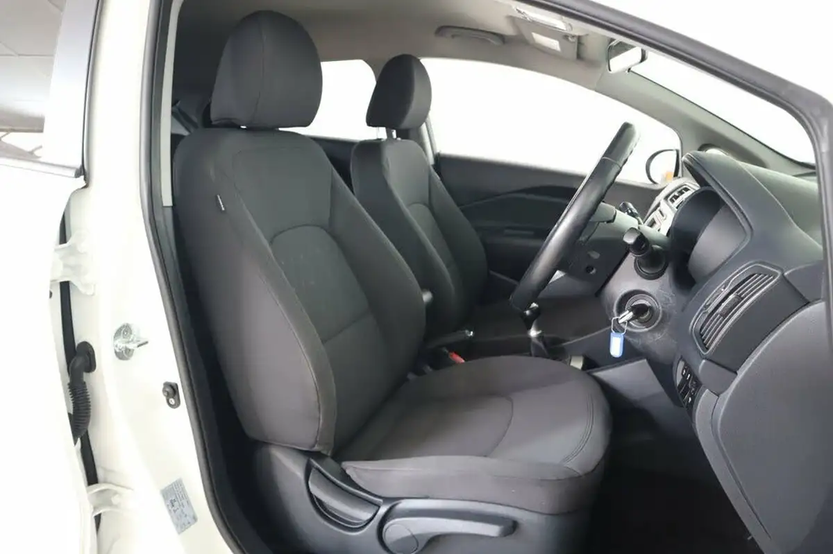 2016-kia-rio-125-sr7-5d-big-36