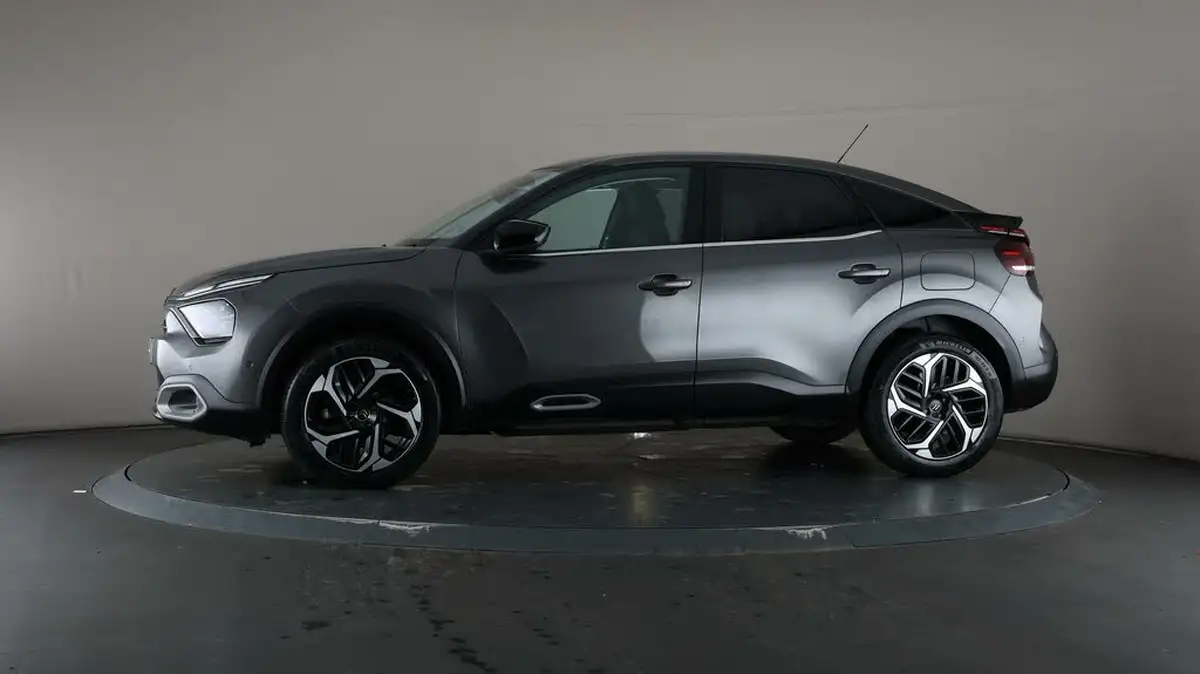 2022-citroen-c4-big-39