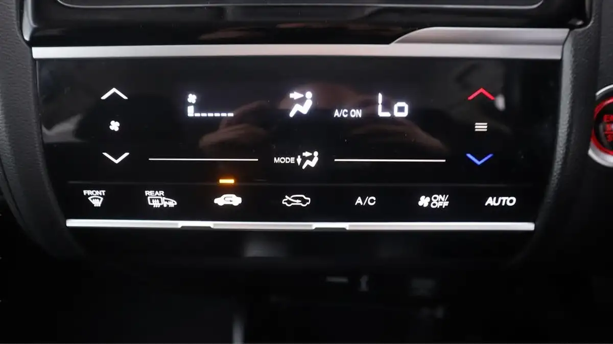 2018-honda-jazz-13-i-vtec-ex-navi-big-11