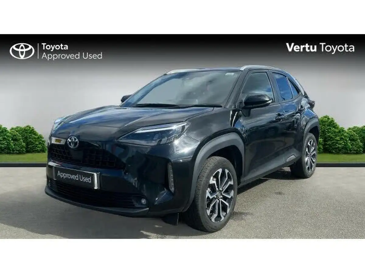 2022-toyota-yaris-15-vvt-i-design-panoramic-roof-big-2
