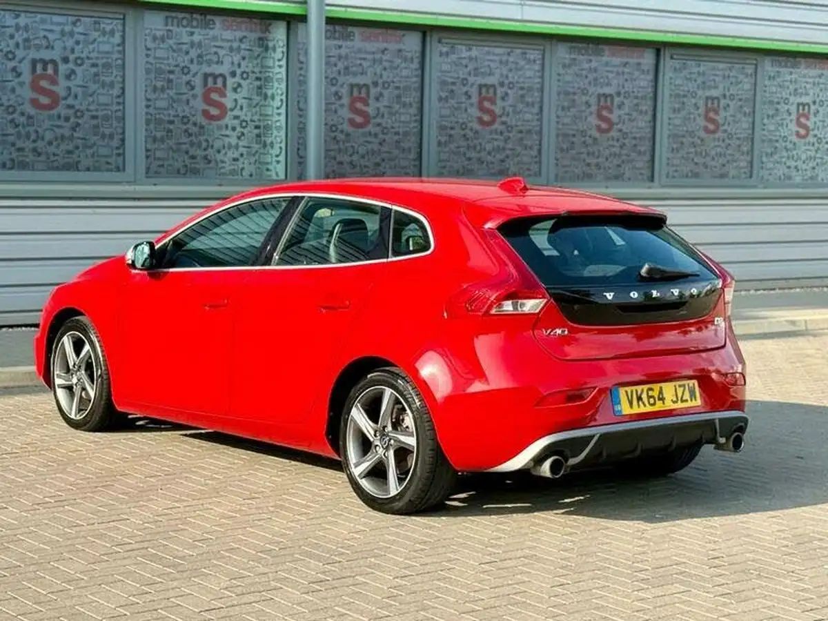 2014-volvo-v40-16td-d2-r-design-nav-big-52