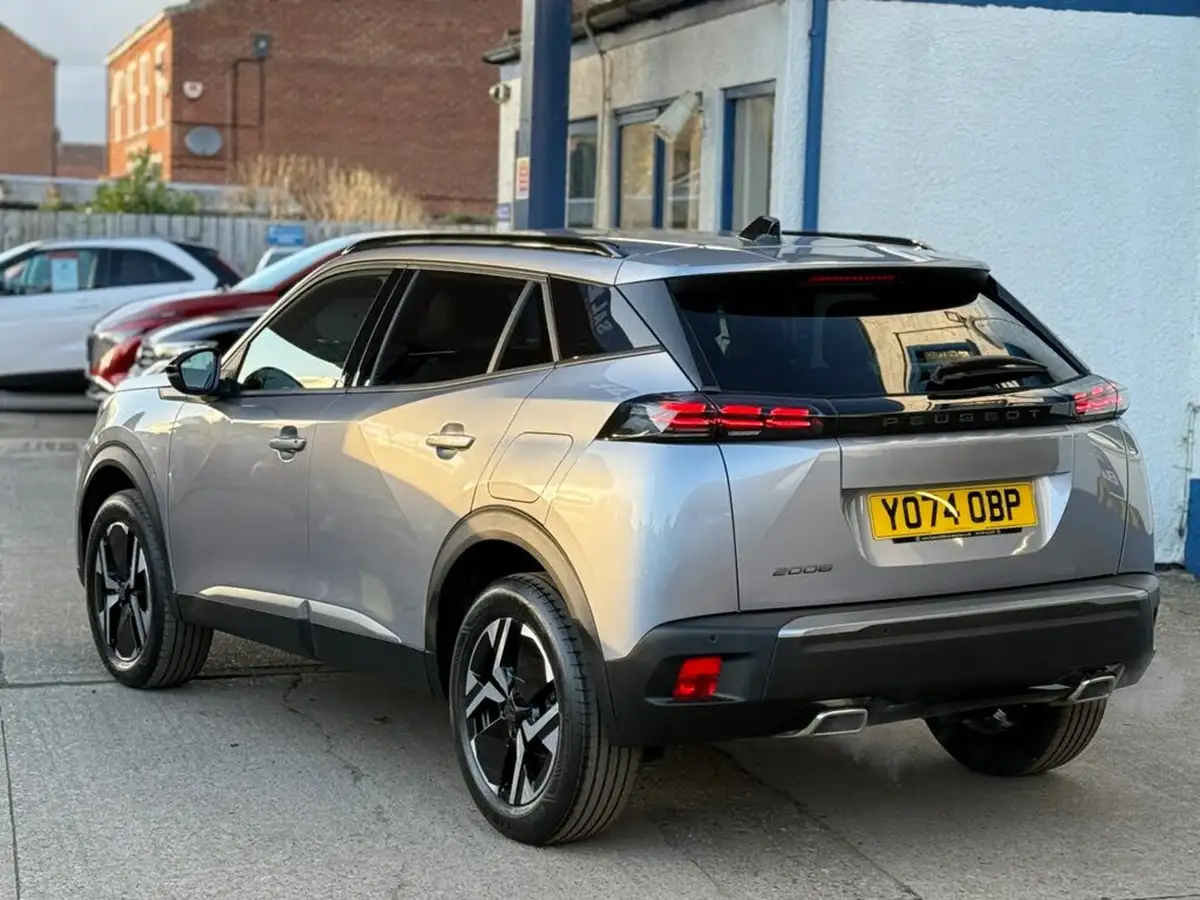2025-peugeot-2008-suv-12-puretech-allure-130ps-eat8-big-3