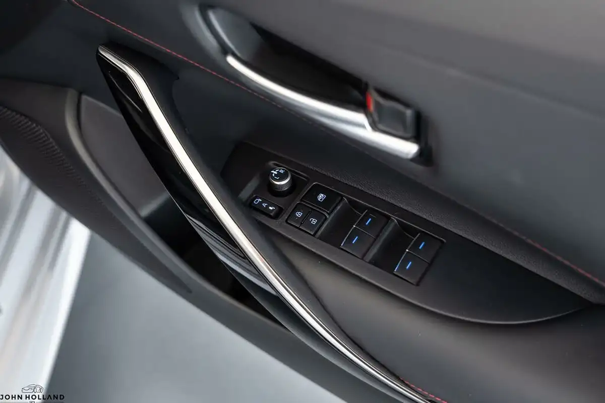2022-toyota-corolla-20-vvt-i-excel-181bhp-trk-hatchback-big-35
