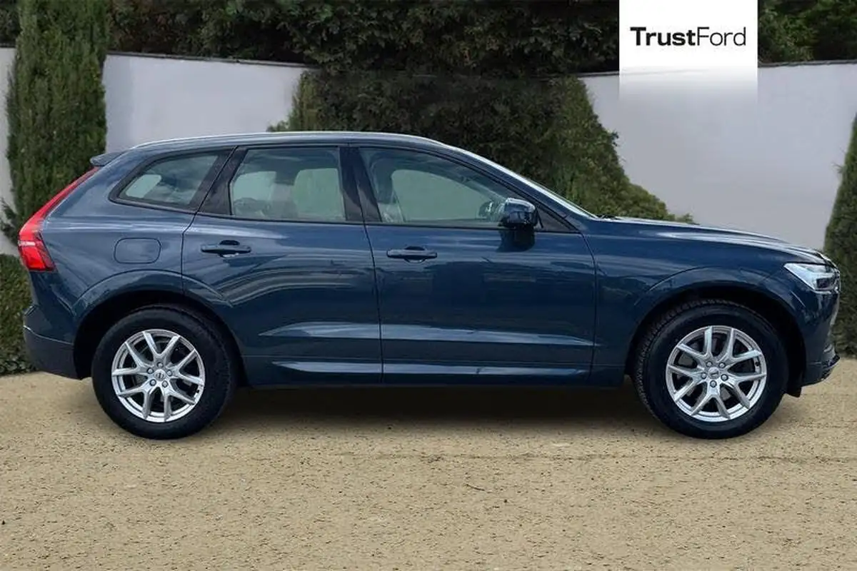 2021-volvo-xc60-20-b5-momentum-awd-big-2