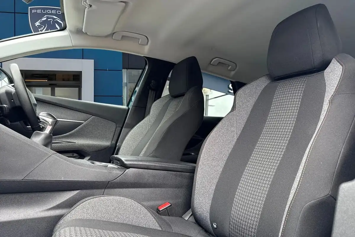 2022-peugeot-3008-suv-12-puretech-active-premium-big-15