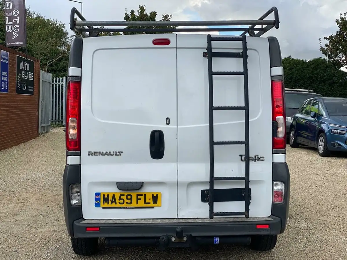 2009-renault-trafic-20td-sl27dci-115-panel-van-big-10