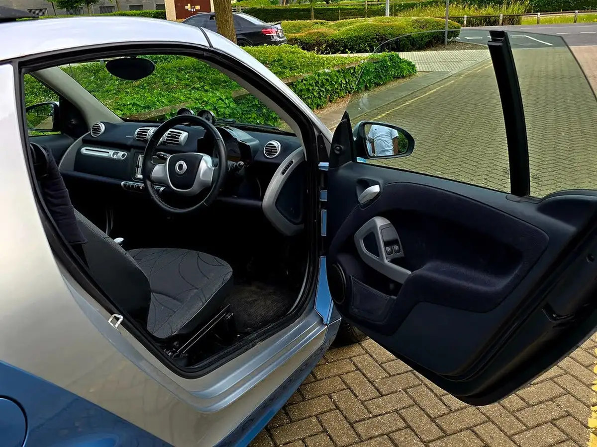 2013-smart-fortwo-10-passion-71bhp-cabriolet-big-13
