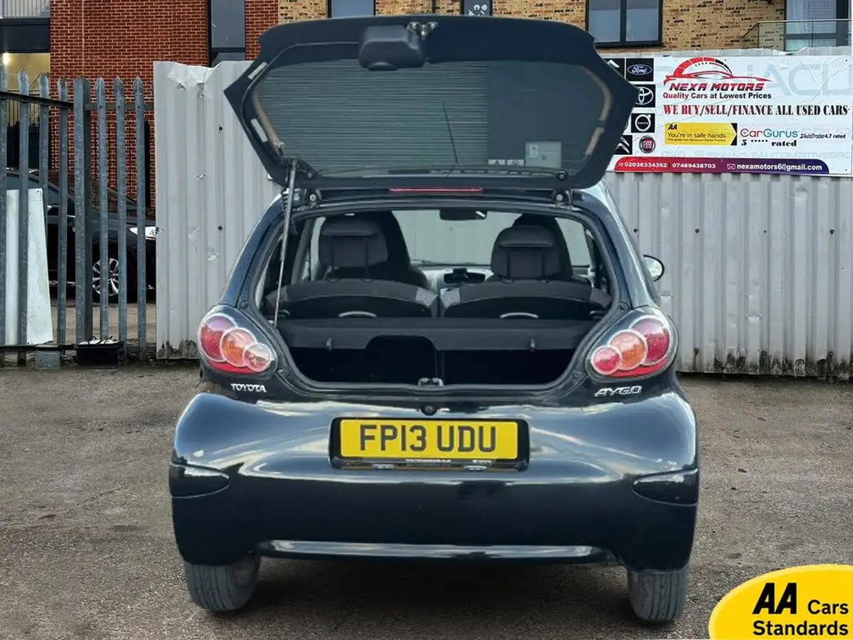 2013-toyota-aygo-10-aygo-fire-5d-mm-big-6