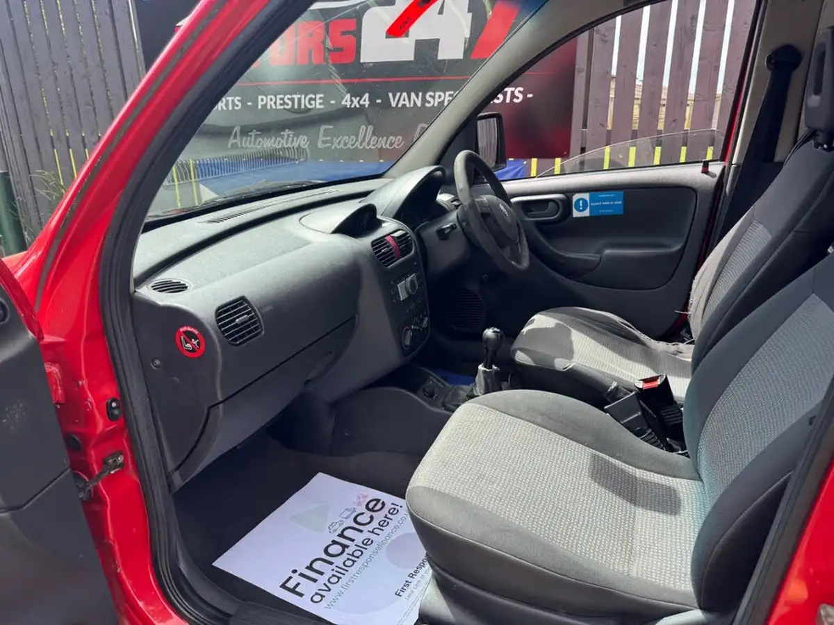 2010-vauxhall-combo-13td-1700-panel-big-24
