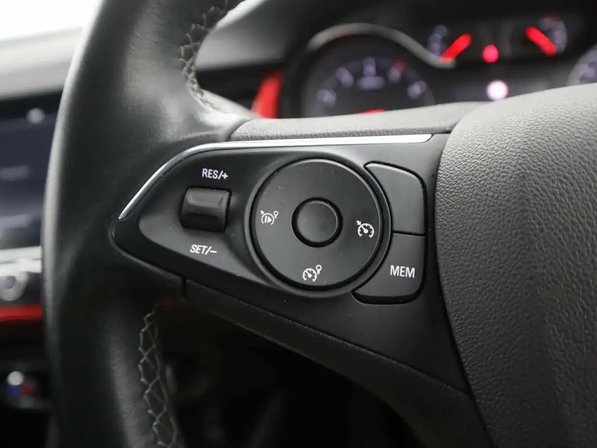 2022-vauxhall-crossland-15-gs-line-big-32