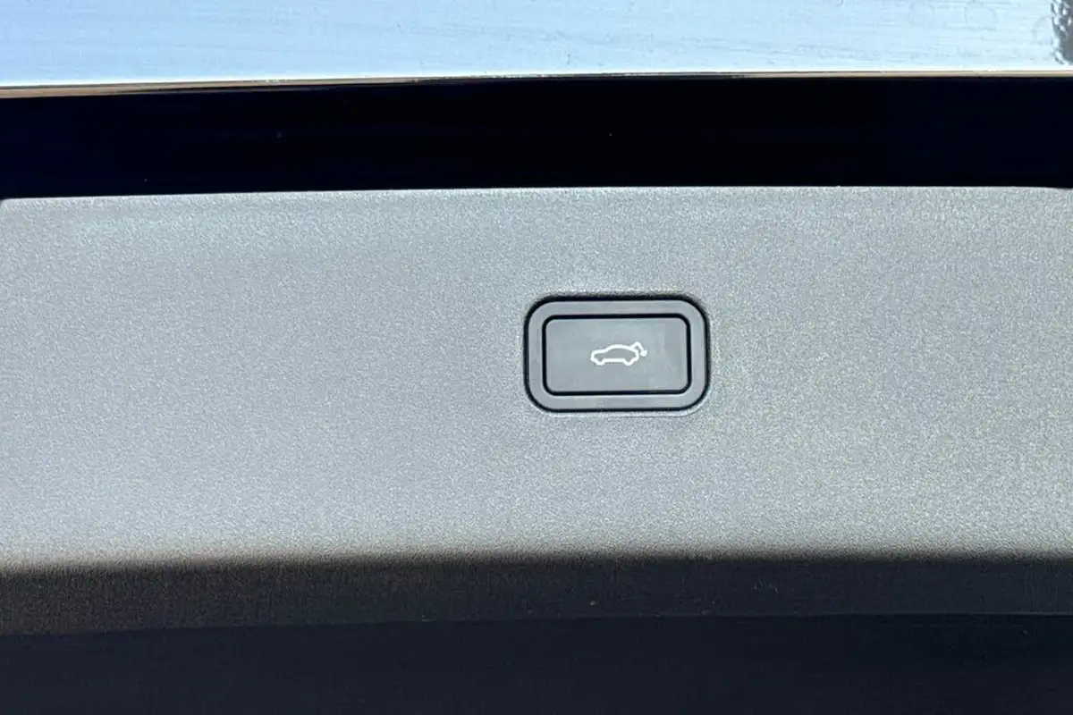 2024-volvo-ex30-e-single-motor-ultra-big-37