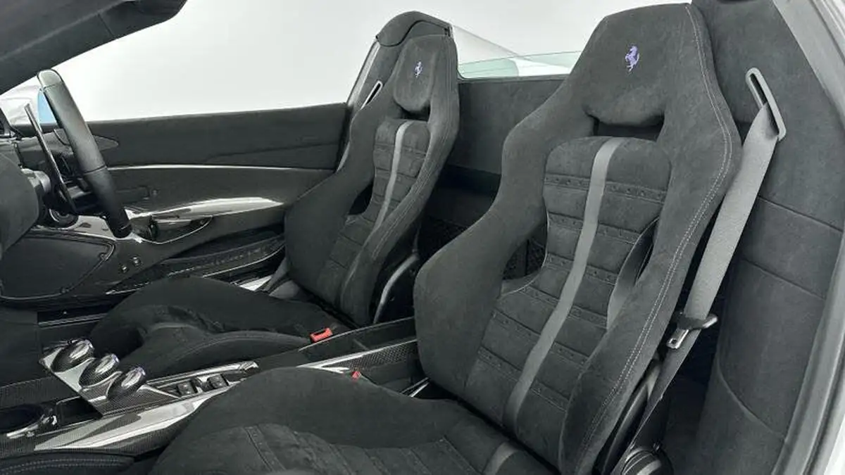 2020-ferrari-488-39-488-spider-big-10