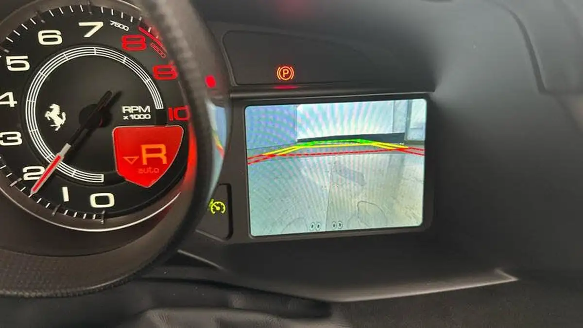 2020-ferrari-488-39-488-spider-big-34