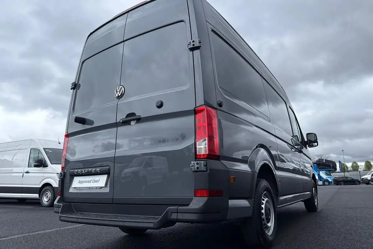 2024-volkswagen-crafter-20tdi-cr35-mwb-commerce-plus-140pseu6d-big-33
