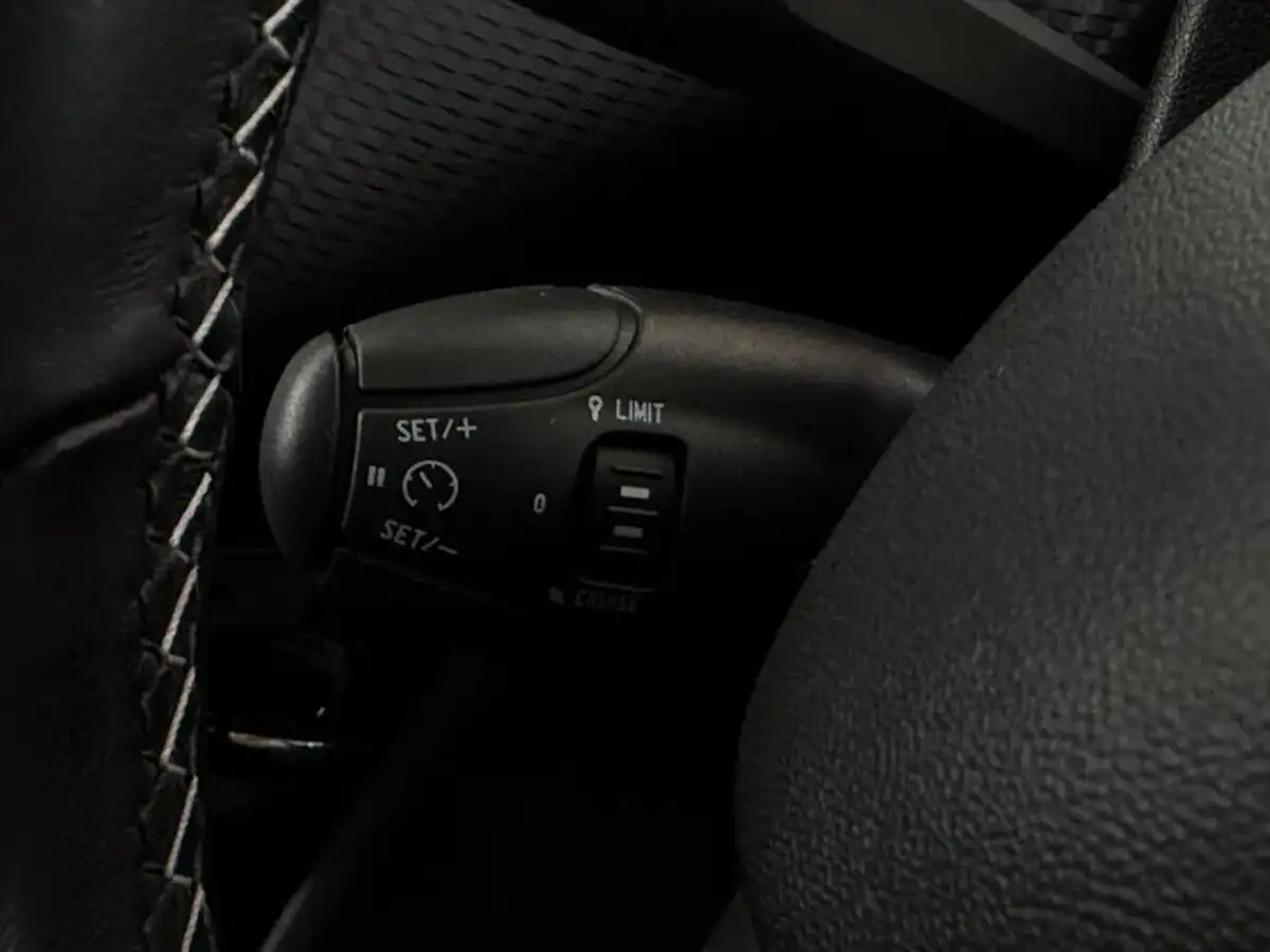 2019-peugeot-208-12-puretech-tech-edition-82bhp-big-29