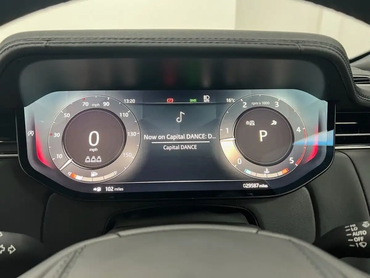 2023-land-rover-range-rover-30-d350-se-big-19